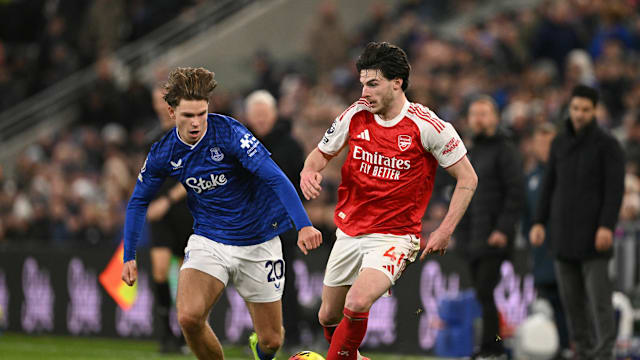 理疗师：DV9的伤和丁丁、卢卡库类似，可能需要3到5个月恢复（理疗师：DV9伤势与丁丁、卢卡库相近，预计康复需3至5个月）