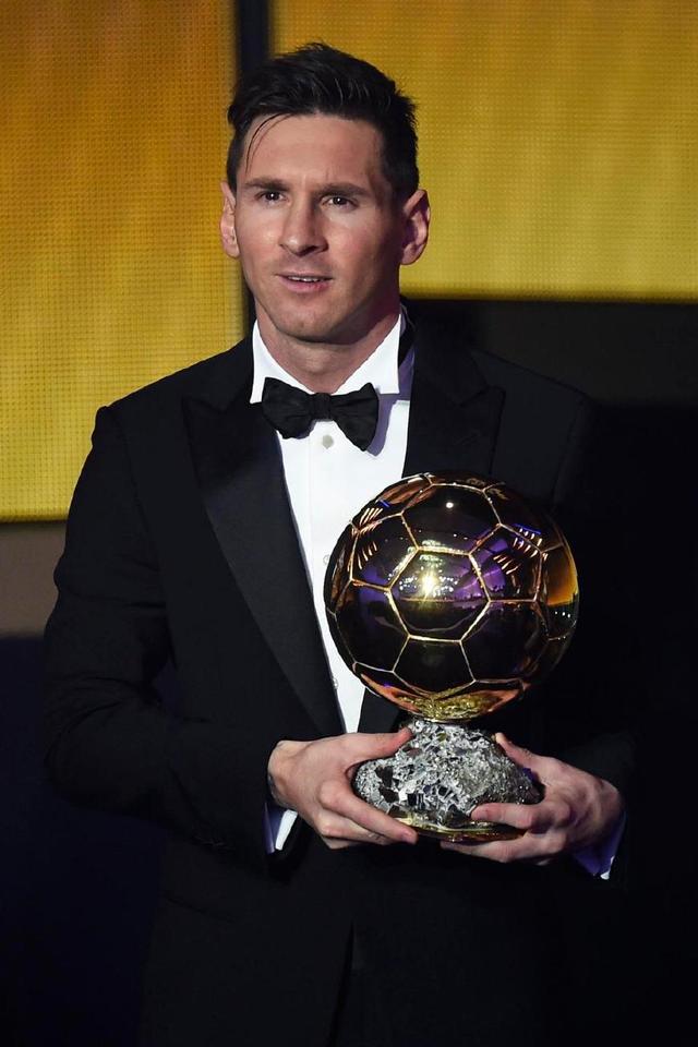 约基奇28+9+11超越篮球之神，穆雷34分超新星打铁，掘金8连斩黄蜂（约基奇28+9+11再创纪录，穆雷34分发威，掘金豪取8连胜擒黄蜂）