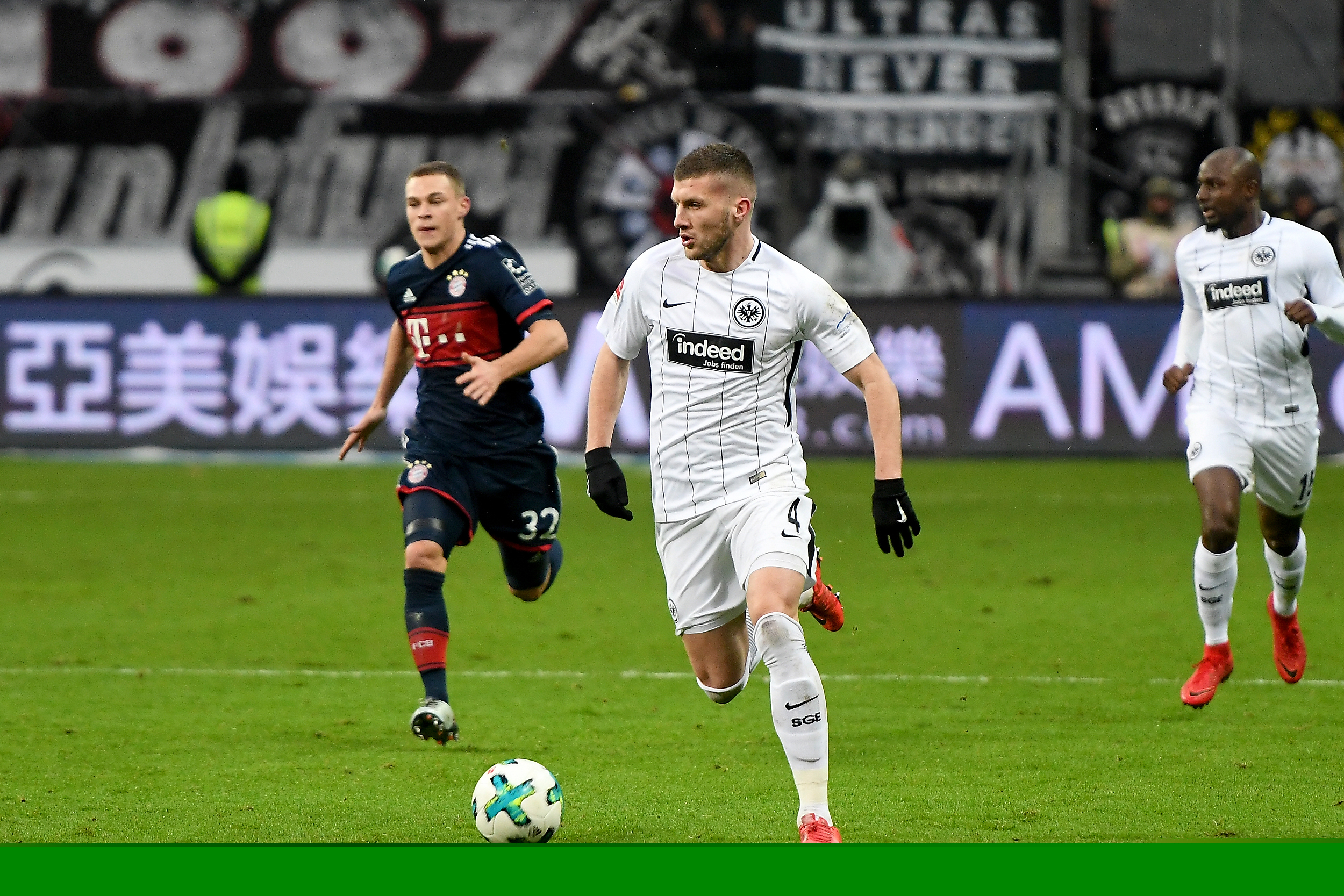 桑加雷战热刺全场数据：2传1射贡献3球，传球成功率87.8%（桑加雷对热刺高效发挥：1射2传参与3球，传球成功率87.8%）