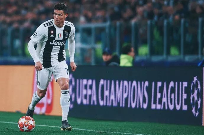 每体：贝西克塔斯想租特狮，承担全部薪资+选择买断费800万欧（每体：贝西克塔斯欲租借特尔施特根，愿全额承担薪水并附800万欧买断选项）