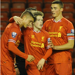 法比奥晒照：仔细看我受伤的右膝，你就知道我们队付出了一切（法比奥晒图：看我右膝的伤，就知道我们拼到极限）