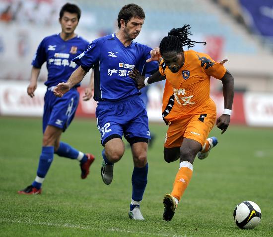 4次超越因扎吉，姆巴佩是欧冠客场戴帽次数最多的球员（姆巴佩4次欧冠客场戴帽，超越因扎吉成历史最多）