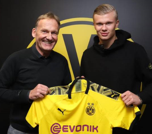 欧文连续突破得分，全队士气高涨（欧文连番强突砍分，球队士气飙升）